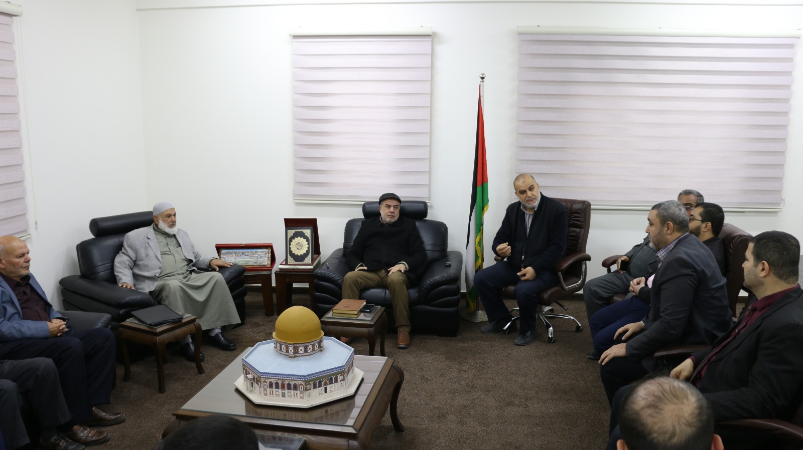 المالية تستقبل وفداً من هيئة الزكاة ونقابة الموظفين